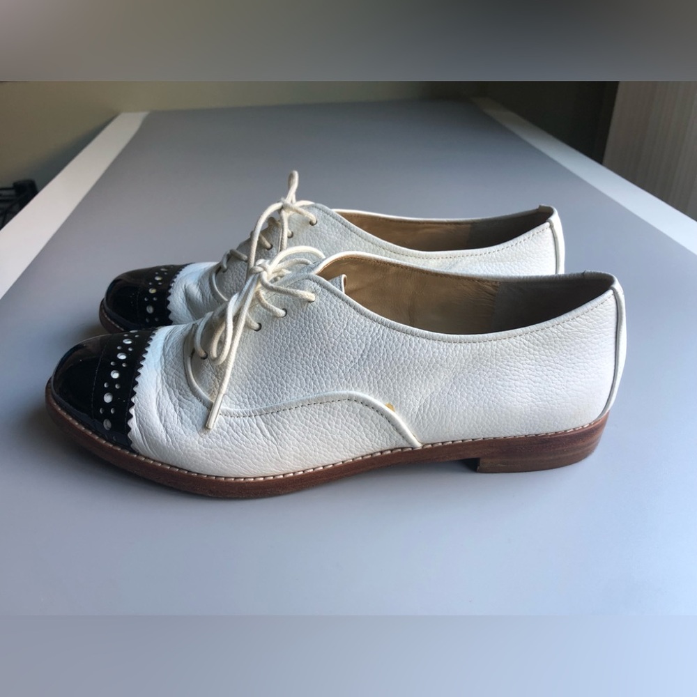 Kate Spade White & Black leather Oxfords Women's Size: 8M - Picture 3 of 14
